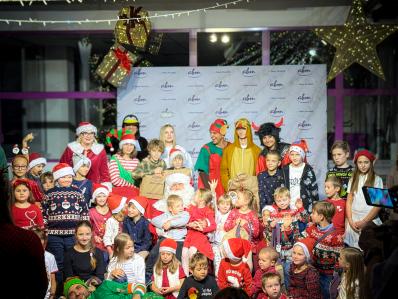 Wsp�lne zdj�cie uczestnik�w miko�ajek ABM